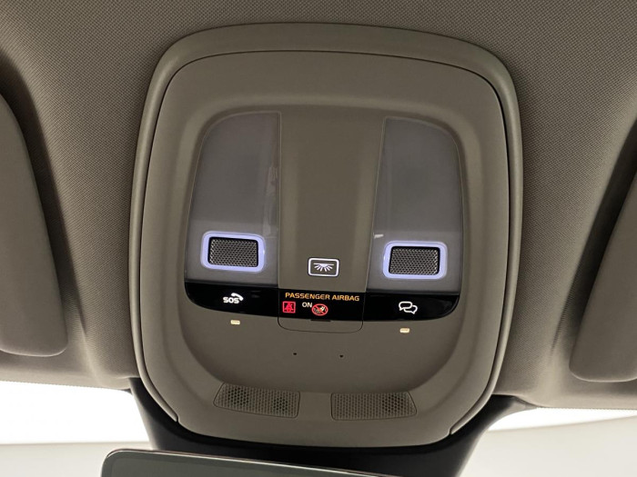 Volvo XC60 B4 MOMENTUM PRO AUT REZERVACE 2.0 Momentum