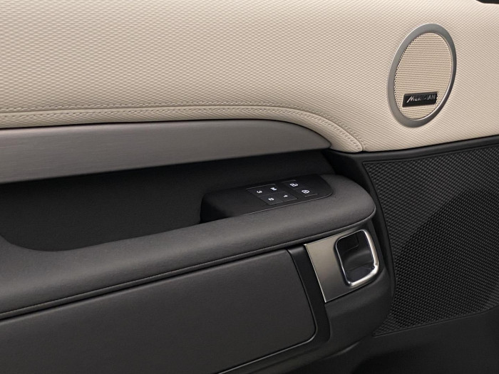 Land Rover Discovery D350 DYNAMIC SE AWD REZERVACE 3.0 d Dynamic SE