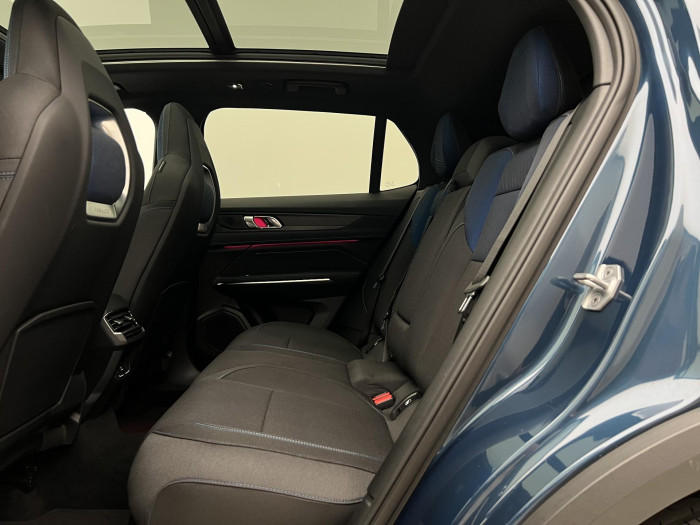 Lynk & Co 01 PHEV DCT AUT 1.maj.