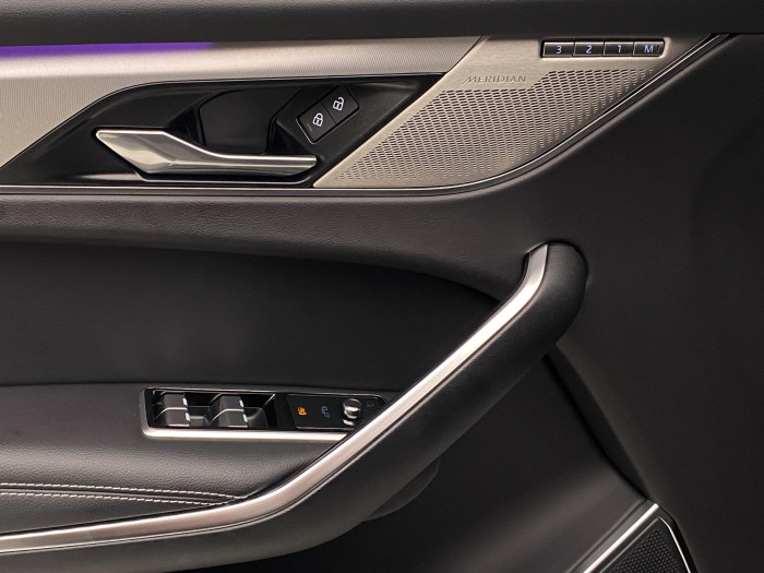 Jaguar F-Pace P250 R-DYNAMIC SE REZERVACE 2.0 Dynamic SE