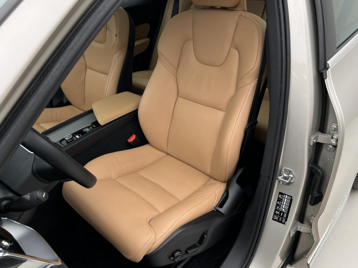 Volvo XC60 T5 AWD INSCRIPTION AUT CZ