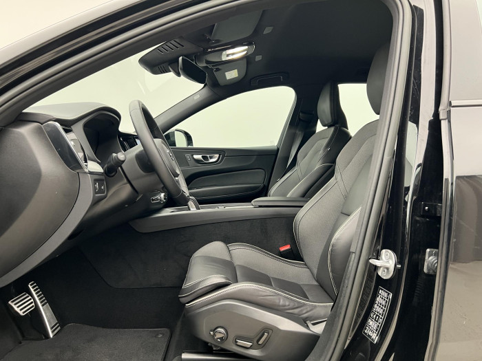 Volvo XC60 B5 AWD R-DESIGN AUT