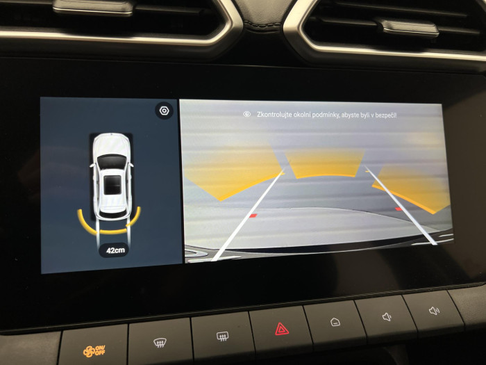 MG ZS 1.5 EXCITE CZ 1.maj.