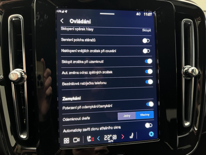 Volvo XC40 B3 ULTRA DARK AUT CZ 1.maj.