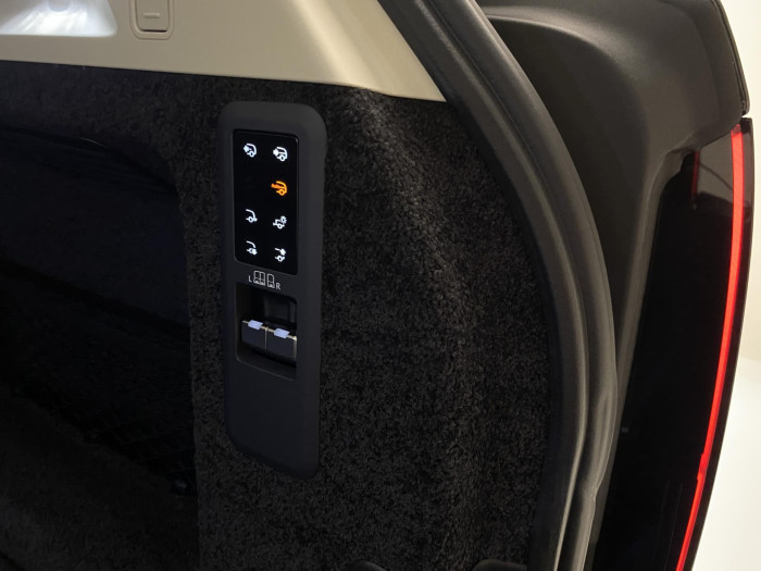 Land Rover Range Rover P550e AUTOBIOGRAPHY SWB