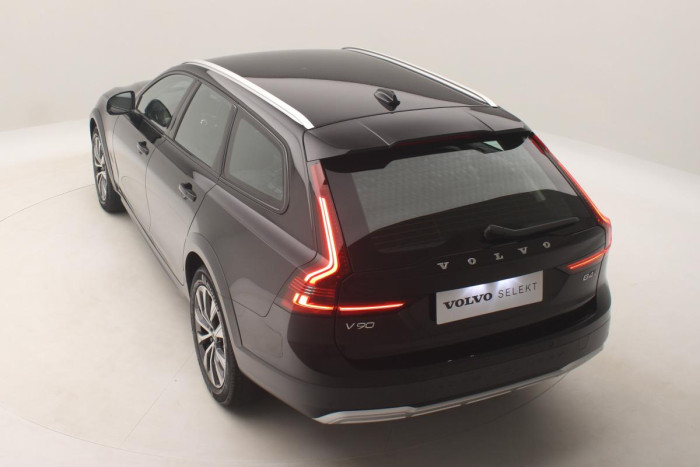 Volvo V90 CC B4 AWD PLUS AUT CZ 1.maj