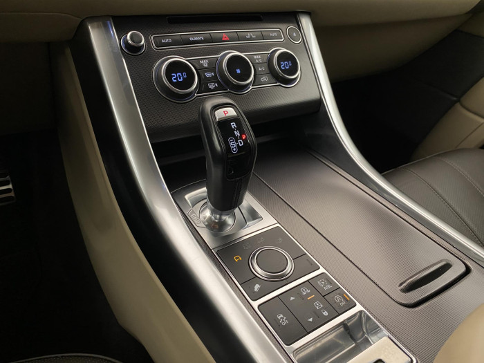 Land Rover Range Rover Sport 3.0 SDV6 AWD REZERVACE