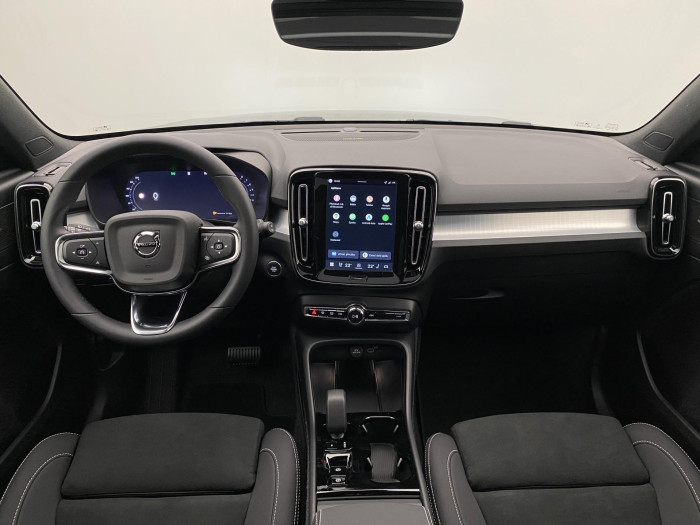 Volvo XC40 B3 AUT DARK PLUS