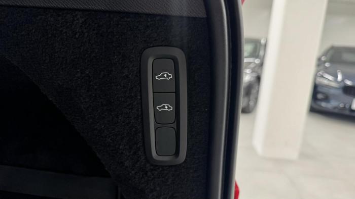 Volvo XC90 B5 AWD INSCRIPTION REZERVACE