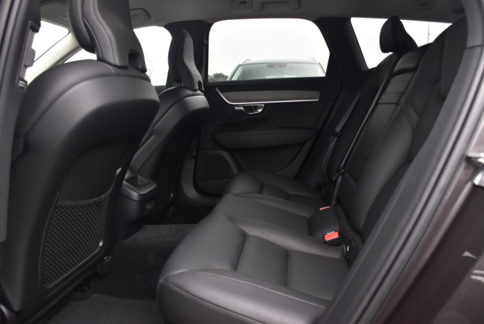 Volvo V90 CC D4 MOMENTUM REZERVACE 2.0 d CC CC Momentum