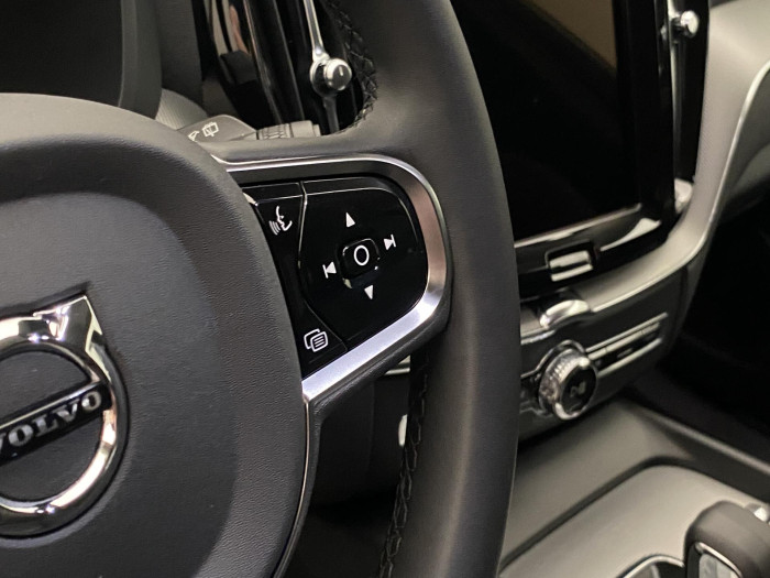 Volvo XC60 B4 AWD DARK PLUS REZERVACE