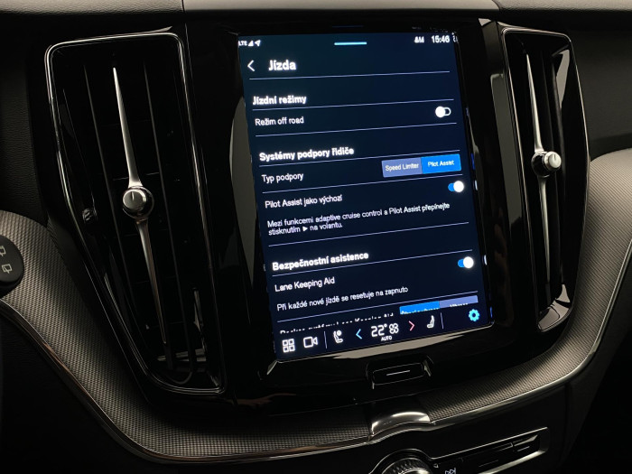 Volvo XC60 B4 AWD PLUS DARK AUT CZ