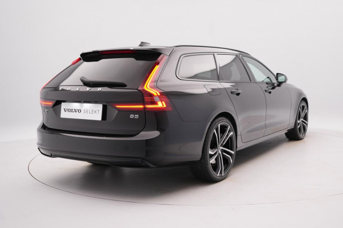 Volvo V90 B5 ULTIMATE DARK AUT 1.maj