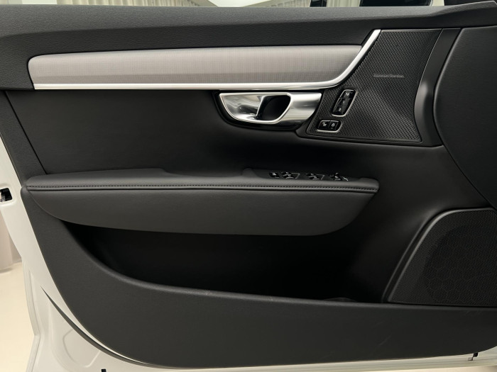 Volvo V90 T6 AWD RECHARGE PLUS DARK AUT