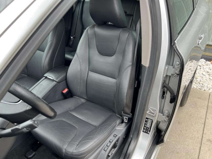 Volvo XC60 D4 AWD LUXURY EDITION Aut CZ 2.4 d Luxury Edition
