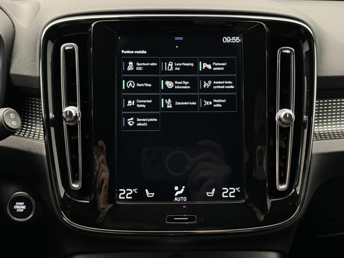 Volvo XC40 D4 AWD R-DESIGN AUT CZ 1. maj 2.0 d