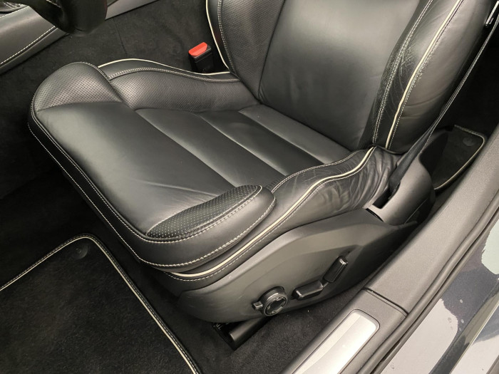 Volvo V90 D5 AWD R-DESIGN REZERVACE 2.0 d