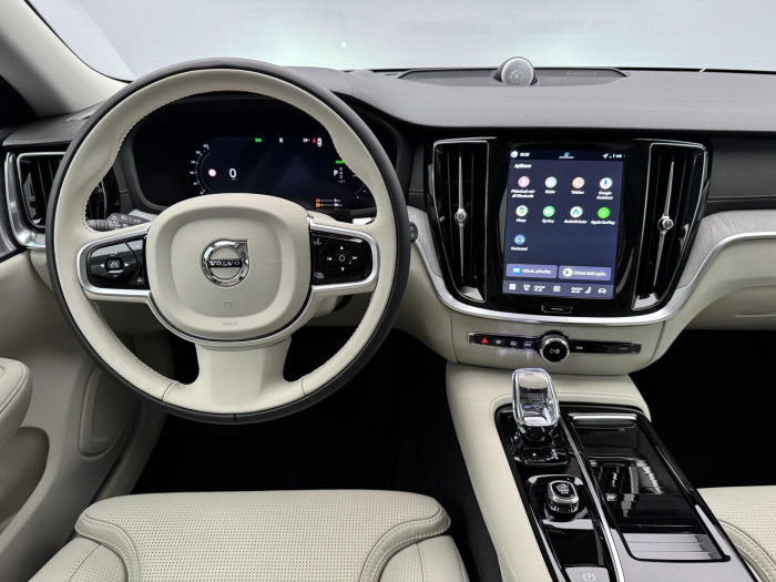 Volvo V60 T6 AWD Plug-in H. DARK ULTRA