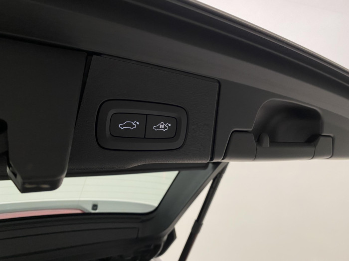 Volvo XC60 T8 AWD ULTIMATE RECHARGE AUT