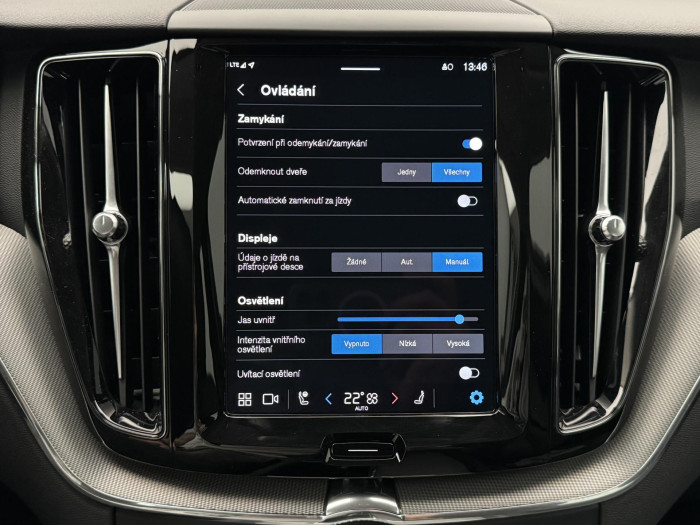 Volvo XC60 B5 AWD PLUS DARK CZ 1.maj