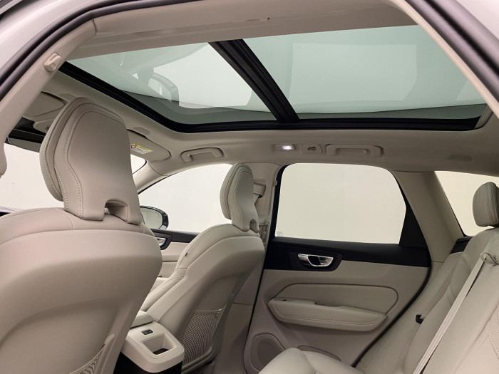 Volvo XC60 T6 AWD PLUG-IN DARK PLUS AUT