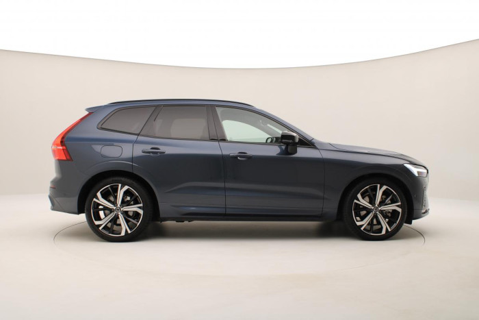 Volvo XC60 B4 AWD ULTIMATE DARK CZ 1.maj