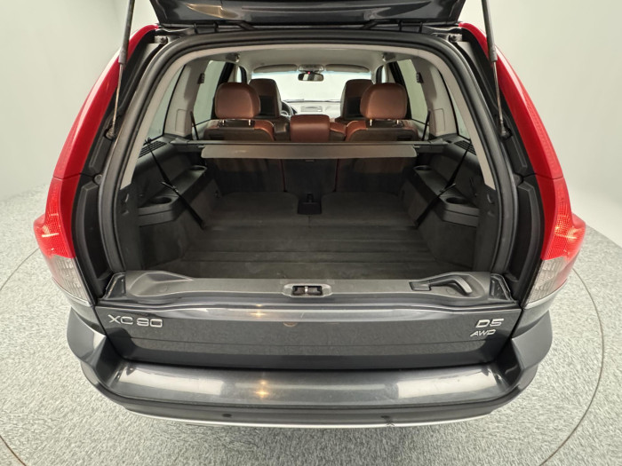 Volvo XC90 D5 AWD SUMMUM AUT 7M CZ 2.4 d Summum