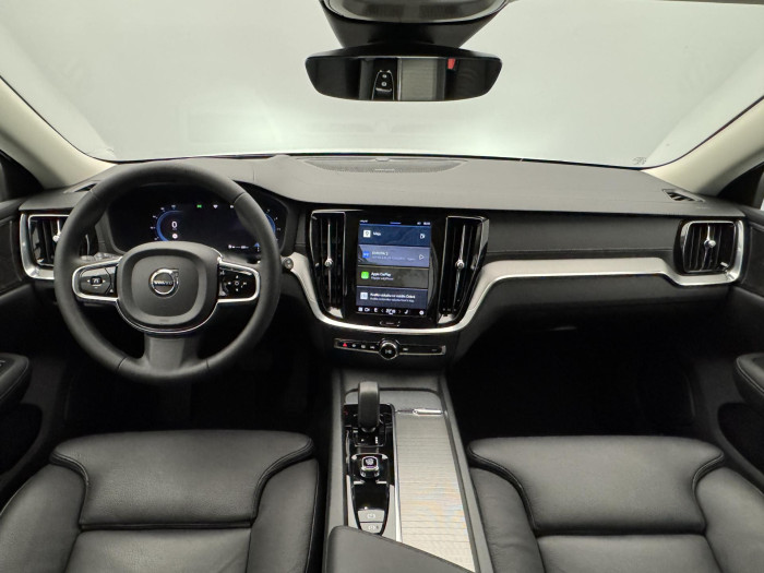 Volvo V60 CC B4 AWD ULTIMATE REZERVACE 2.0 CC CC