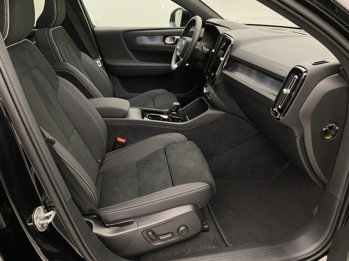 Volvo EC40 ULTRA BLACK EDITION TWIN MOTOR Edition