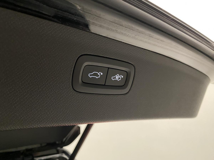 Volvo XC90 B5 AWD INSCRIPTION REZERVACE