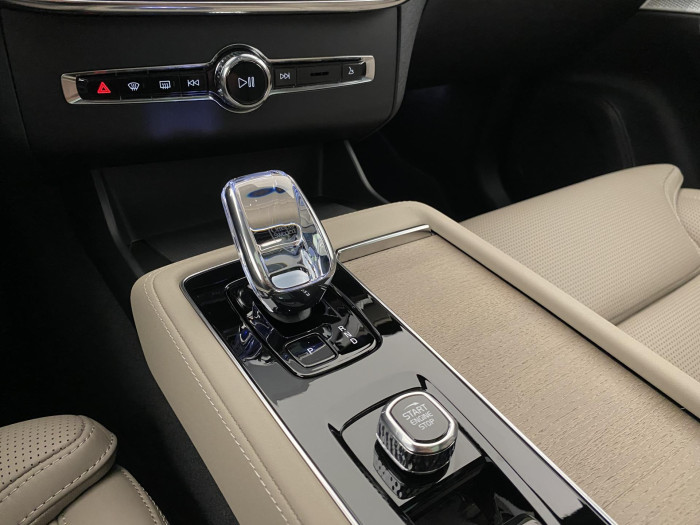 Volvo XC90 T8 AWD RECHARGE DARK ULTRA 7m