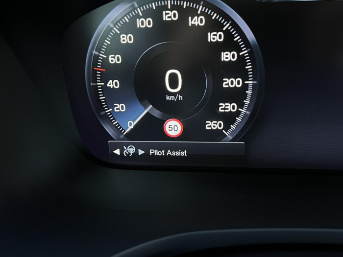Volvo V60 CROSS COUNTRY B4 AWD Aut 1.maj