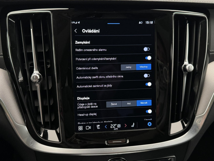 Volvo V60 CC B4 AWD ULTIMATE REZERVACE 2.0 CC CC