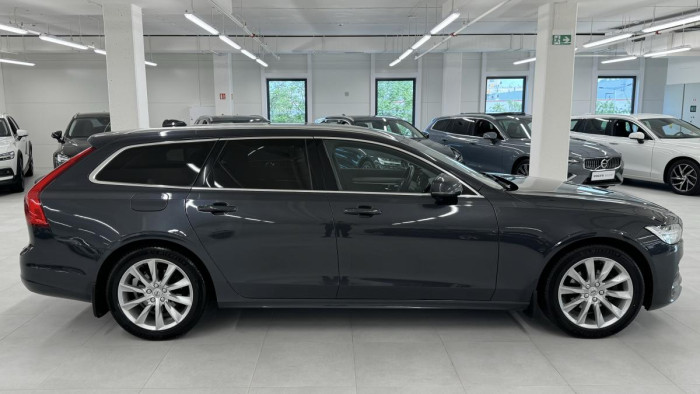 Volvo V90 D4 MOMENTUM REZERVACE 2.0 d Momentum