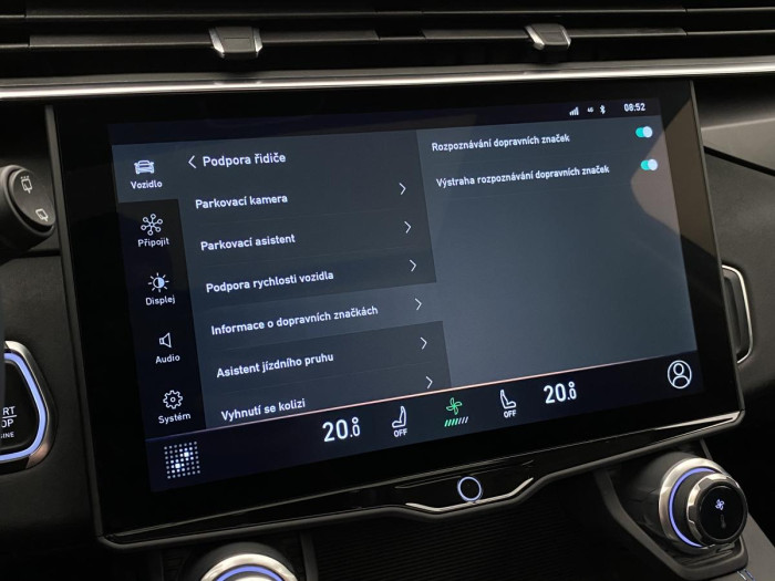 Lynk & Co 01 PHEV DCT AUT 1.maj. REZERVACE