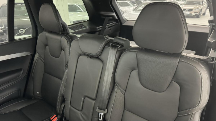Volvo XC90 B5 AWD ULTIMATE DARK REZERVACE
