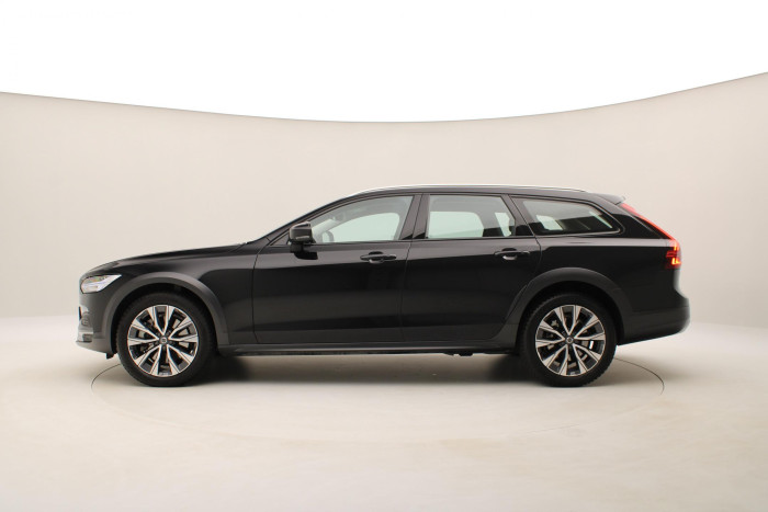 Volvo V90 CC B4 AWD PLUS AUT CZ 1.maj