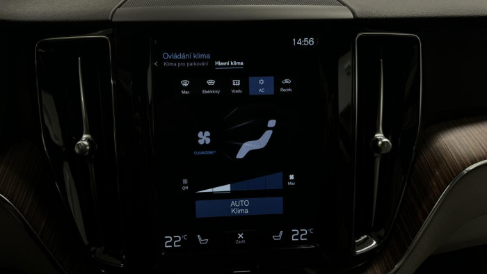 Volvo XC60 T5 AWD MOMENTUM REZERVACE 2.0 Momentum