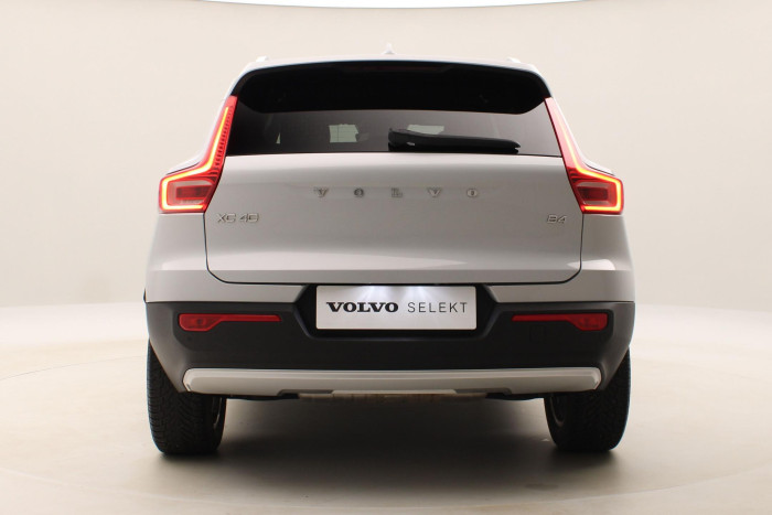 Volvo XC40 B4 MOMENTUM PRO AUT CZ 1.maj 2.0 Momentum