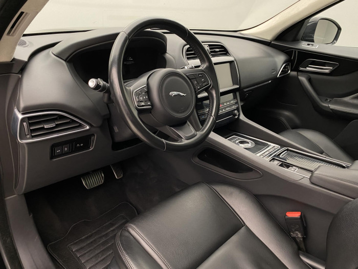 Jaguar F-Pace 25t AWD AUT