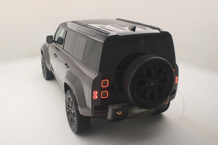 Land Rover Defender P635 OCTA AWD AUT