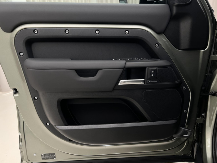 Land Rover Defender 110 D300 X-DYNAMIC SE AWD Aut 3.0 d Dynamic SE