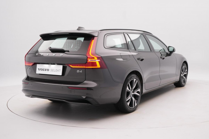 Volvo V60 B4 PLUS DARK AUT 1.maj.