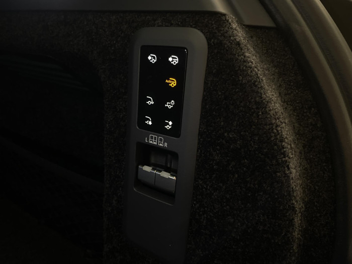 Land Rover Range Rover P550e AUTOBIOGRAPHY