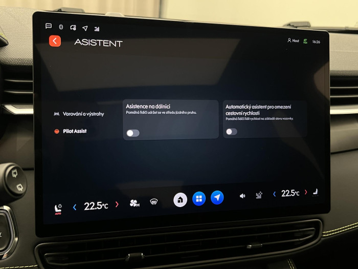 Lynk & Co 01 MORE PHEV