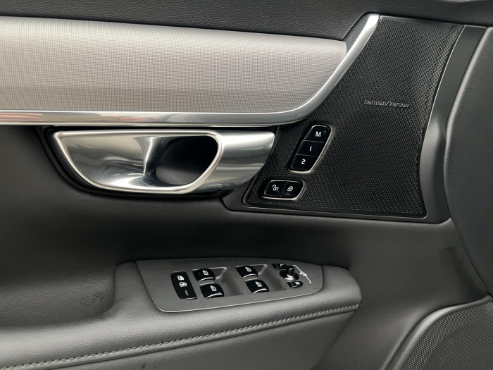 Volvo V90 T6 AWD RECHARGE PLUS DARK AUT