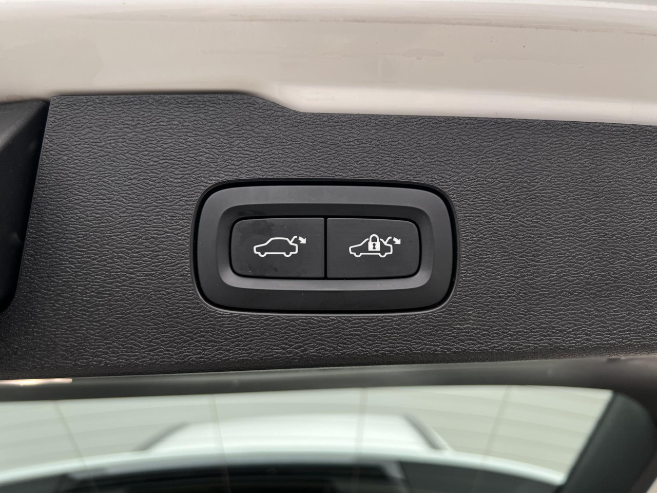 Volvo V60 B3 R-DESIGN AUT 1.maj.