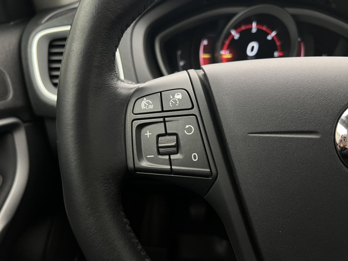 Volvo V40 CC D3 NEZ.TOPENÍ 2.0 d CC CC