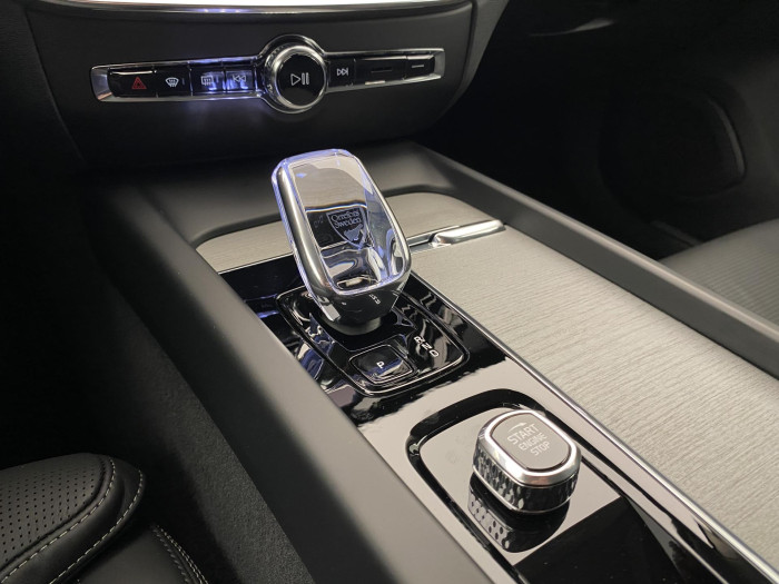 Volvo V60 B4 AUT DARK PLUS