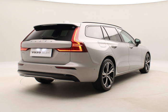 Volvo V60 B4 PLUS DARK AUT 1.maj